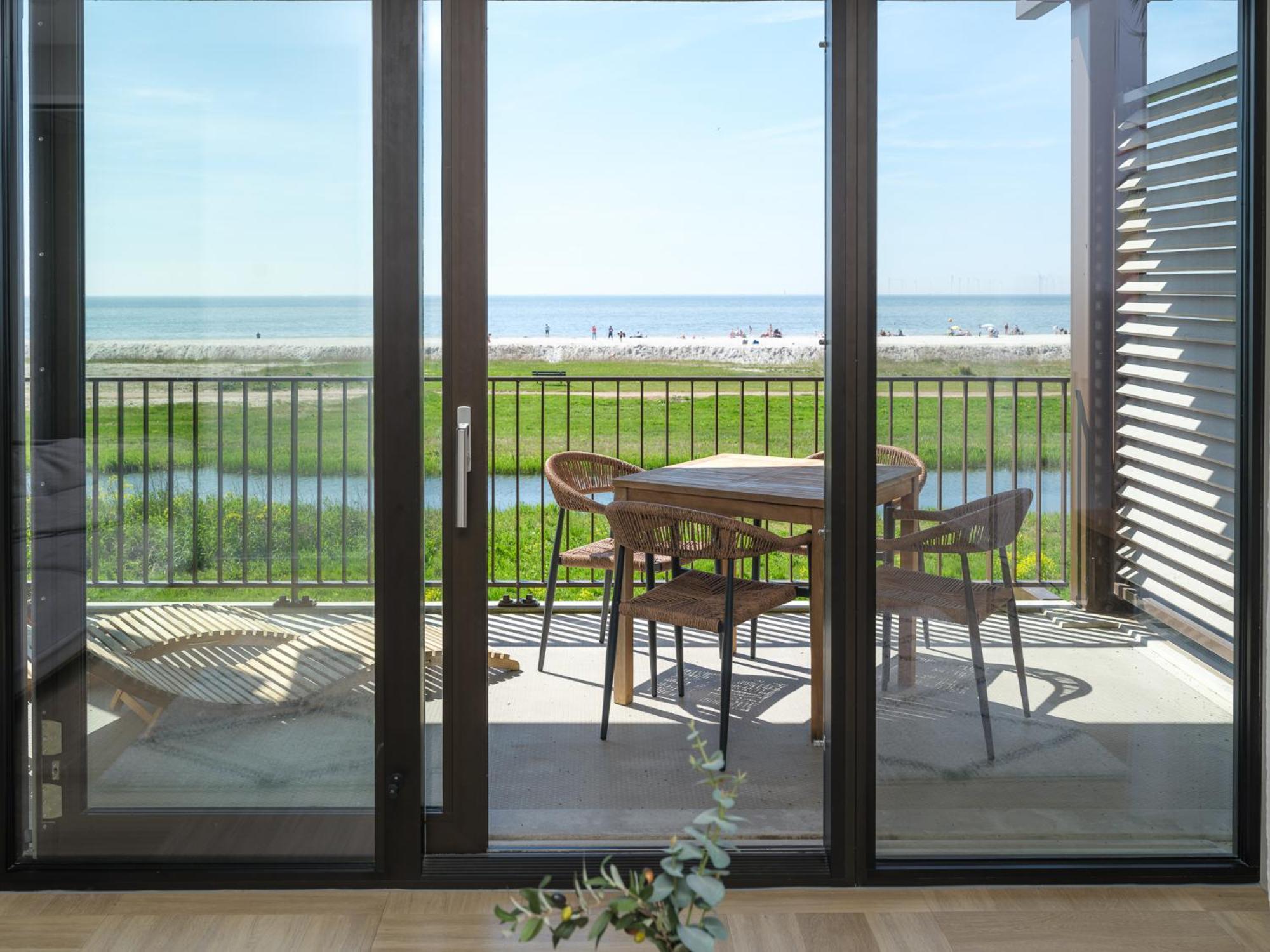 וורקום Marinapark Beach Resort Soal מראה חיצוני תמונה